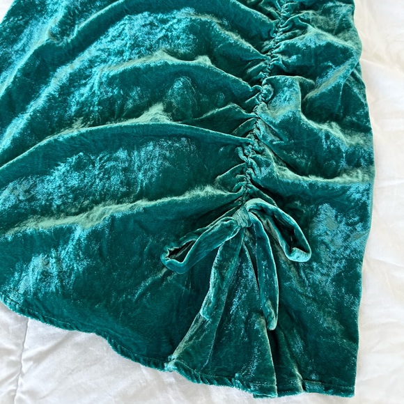 For Love & Lemons Viva Velvet Mini Dress in Emerald - Picture 5 of 7